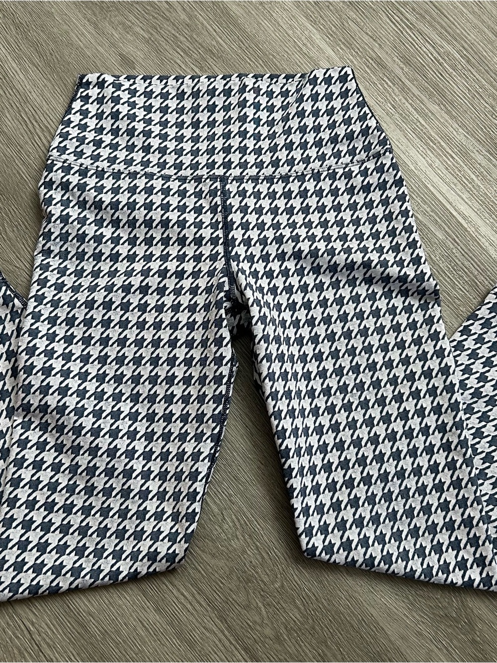 Carbon38 Houndstooth Jacquard 7/8 Active Leggings - French Navy & White